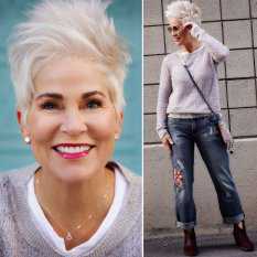 Образ с джинсами с вышивкой для стройной 50-летней женщины